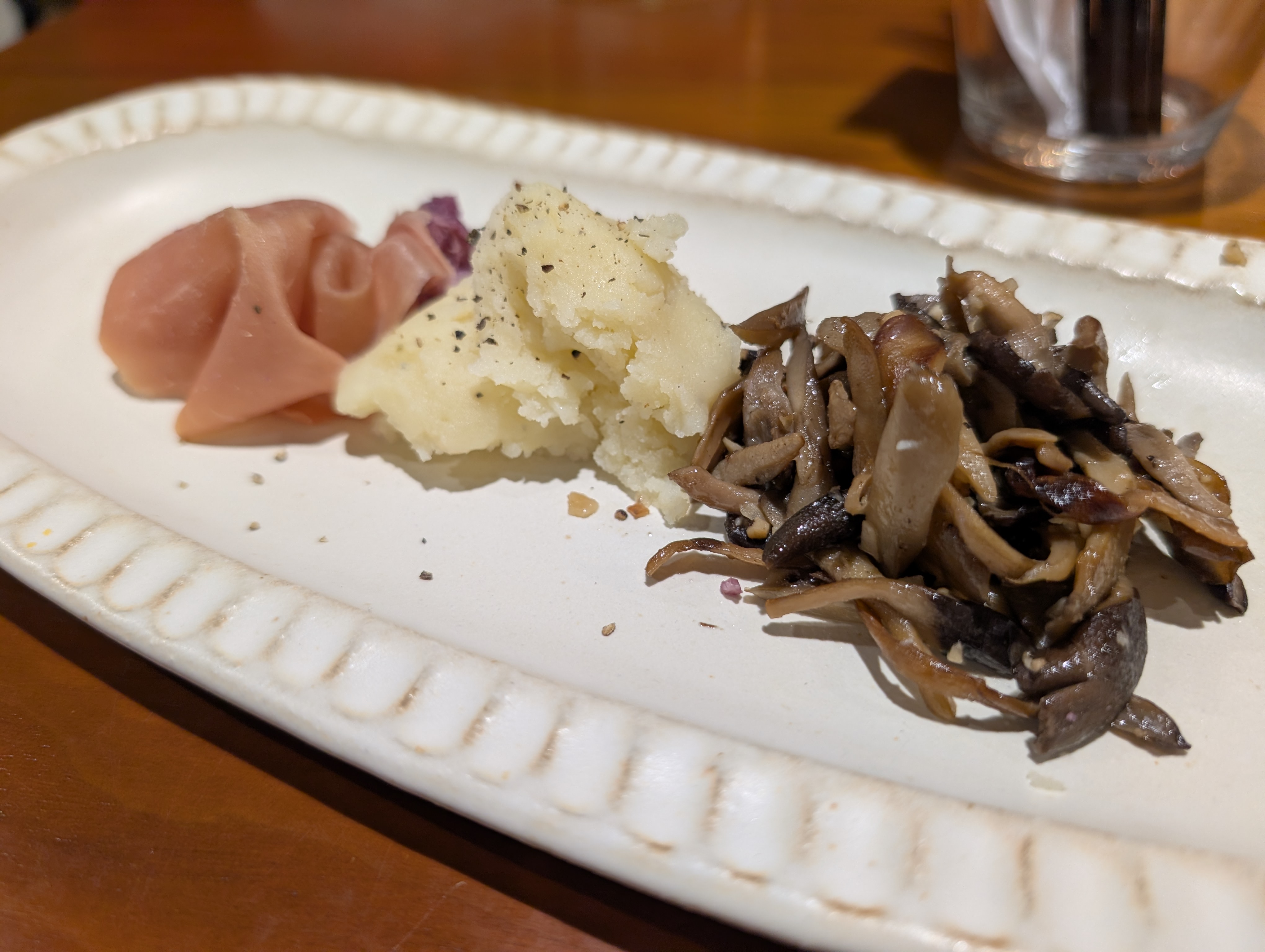 【鶴岡】TSURUOKA TASTING COUNTER ＠ 駅前で楽しむ、山形ワインとおつまみ