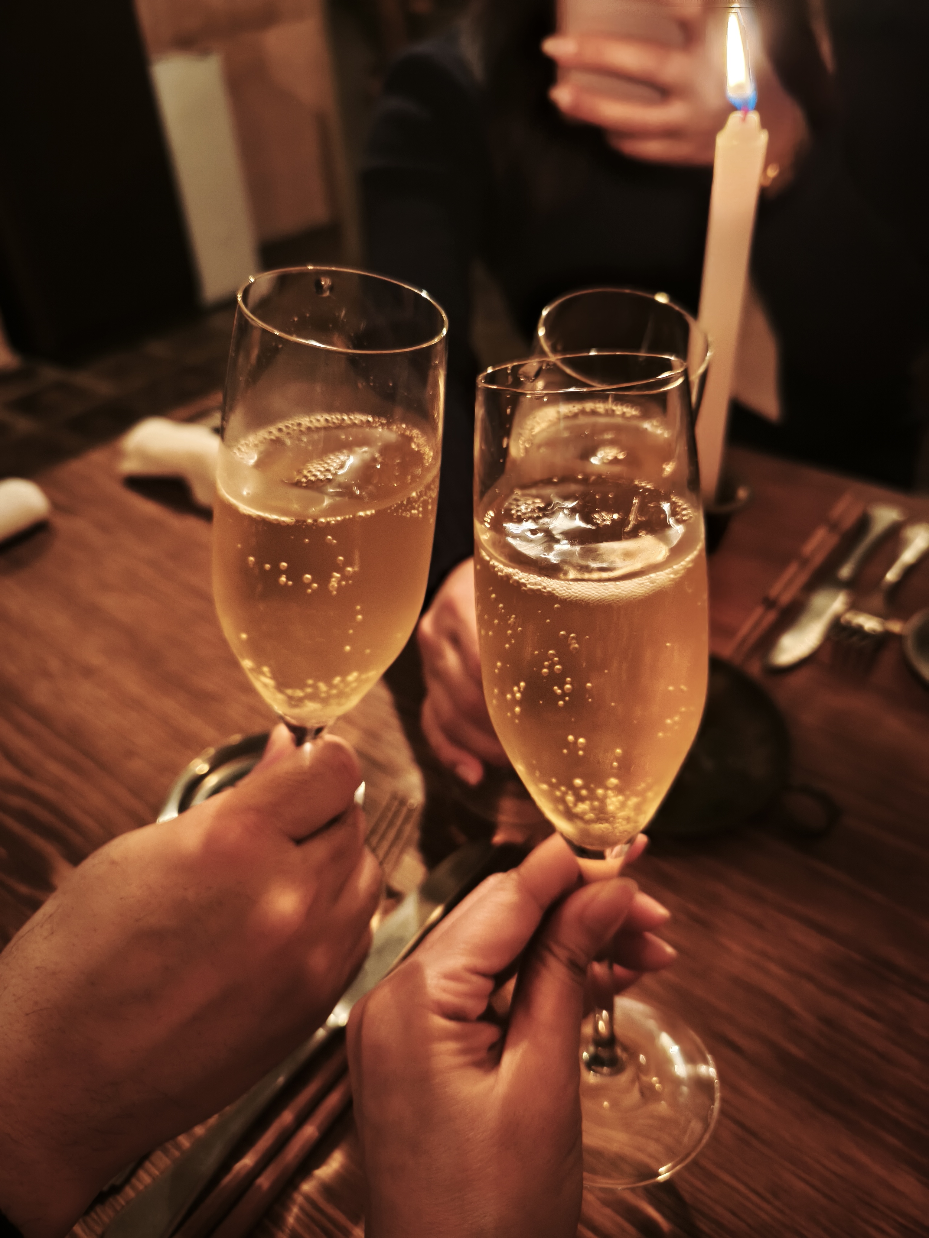 スパークリングワインで乾杯
