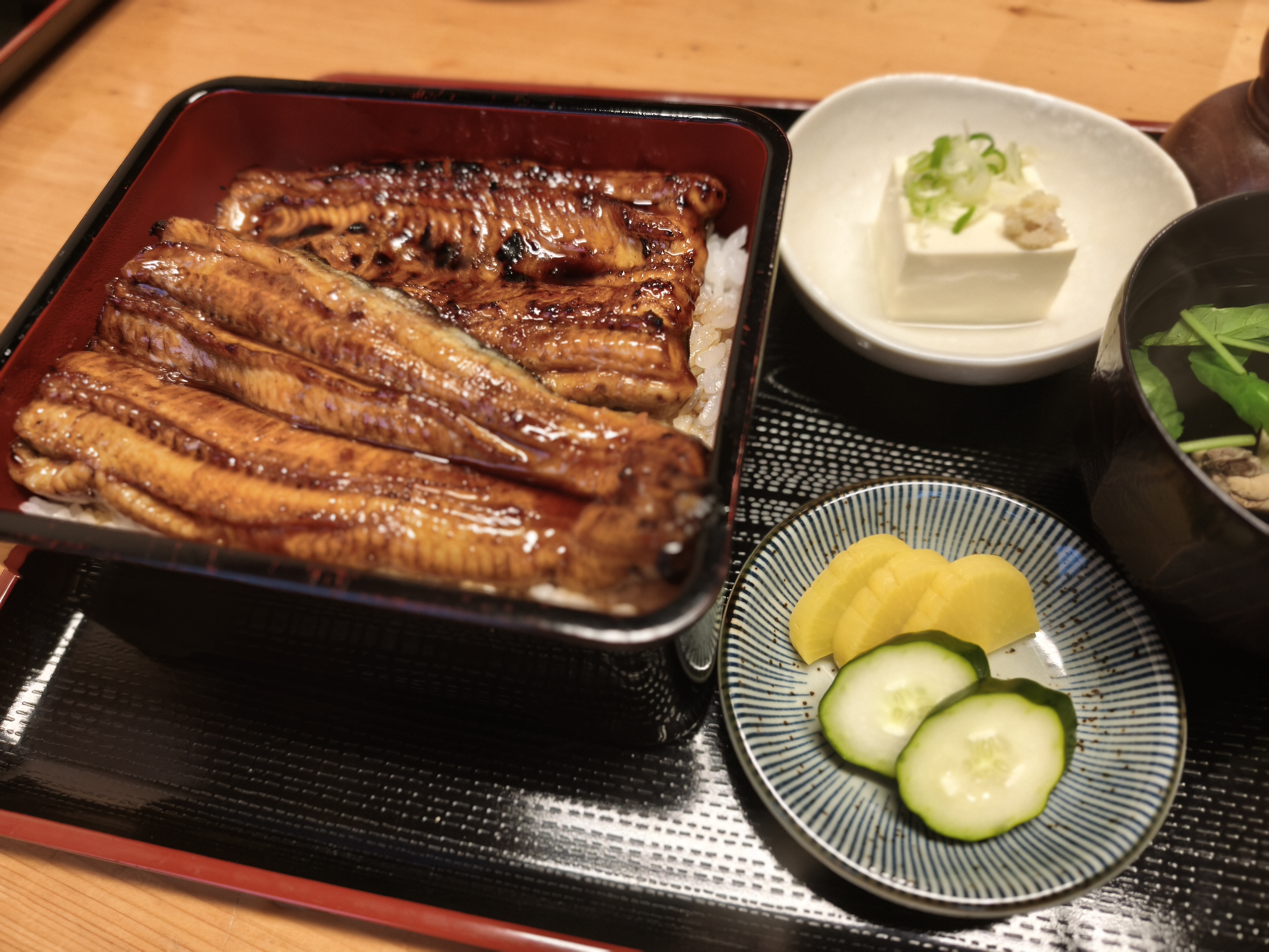 和食処こころのうな重、肝吸いと冷奴が付いた定食