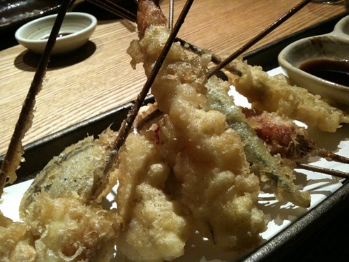 串揚げ。日本酒が進みます。