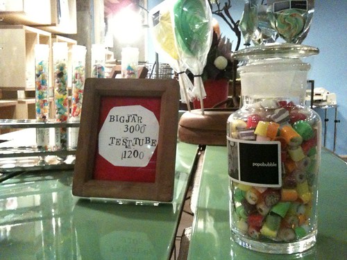 ビックジャーは3000円、テストチューブは1200円