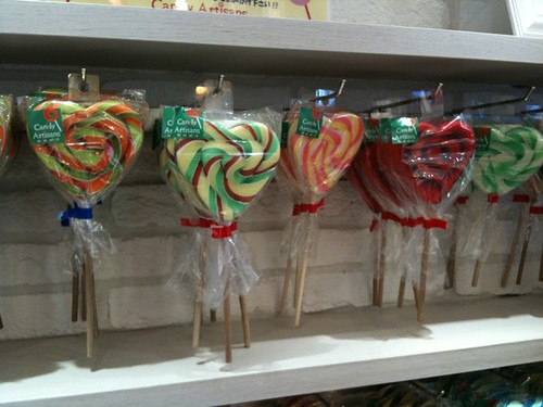 ペロペロキャンディーもあるよ。