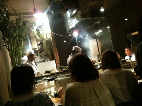 ふくの店内は相変わらず大盛況です。