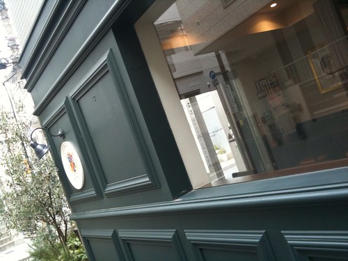 外観はシックでかっこいい〜。