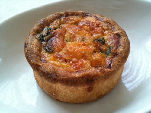 ほうれん草のキッシュ。う〜ん、味はやはりカタネのほうが好きかな〜。