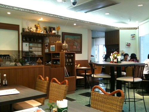 ゲウチャイなう。店内広いね〜。