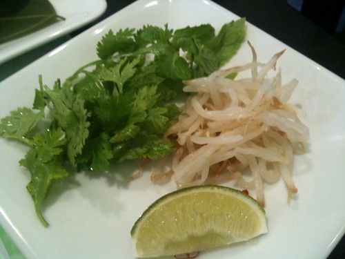 トッピングは別皿で。@PHO24