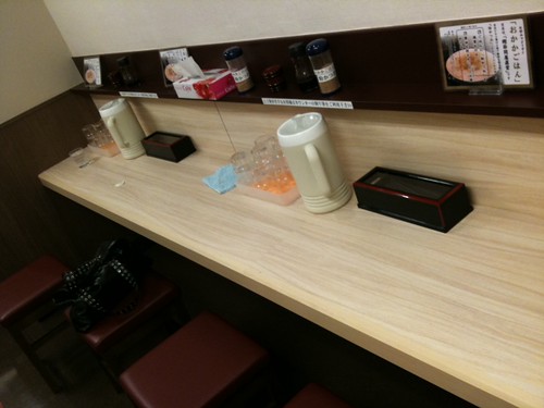 2Fはカウンター席で落ち着いていただけます。@そばよし 京橋店