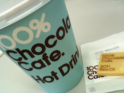 テイクアウトでも本日のチョコがおまけでつきます。@100% Chocolate Cafe.