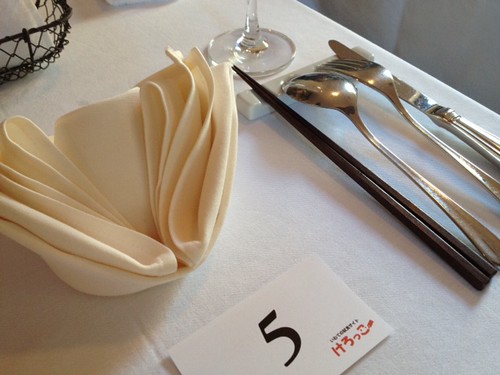 テーブルはセッティング済み＠けろっっこ岩手食材×値決め食堂