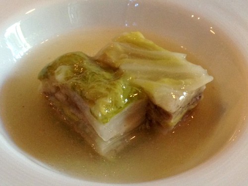 ３品目：白金豚のバラ肉と岩手産白菜の ミルフィーユ仕立て＠けろっっこ岩手食材×値決め食堂