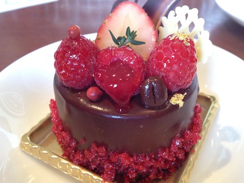 甘党男子の会で頂いたチョコケーキ。