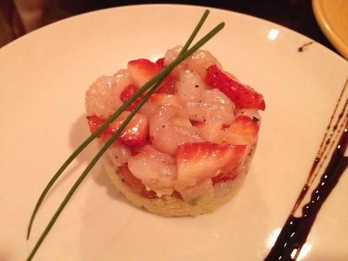 甘エビとイチゴのタルタル フィアグラムース 900円@三郎酒場 恵比寿