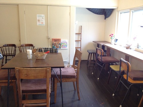 カフェスペースはそんなに広くないですが、落ち着く感じです。＠cafe Birdbath