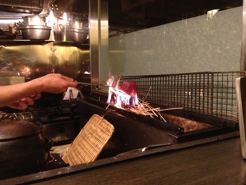 お刺身の盛り合わせ用にカツオのたたきを目前でつくっていました@旬菜おぐら家