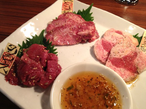 牛タンの盛り合わせ@三軒茶屋 ホルモンやく蔵 金肉屋