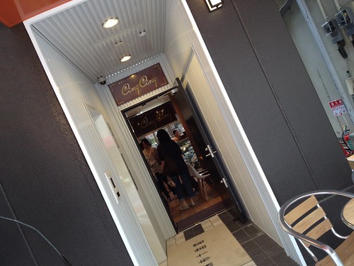 細長い店内＠麻布チーズケーキ　サンクサンク