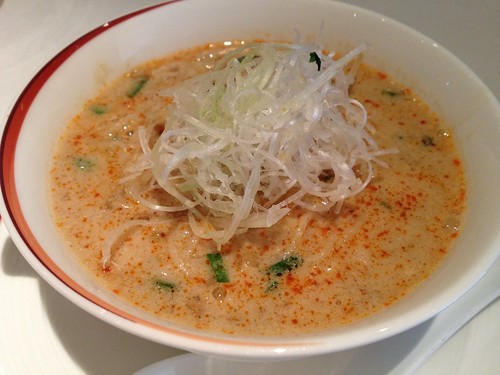 取り分けていただいた坦々麺@中国料理 龍天門