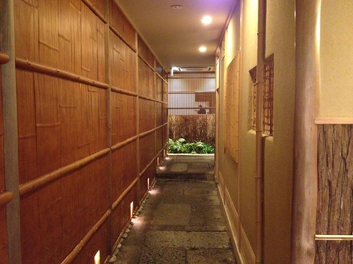 新宿ではめずらしく落ち着いた大人な和食屋さん。少人数でまったりお食事するもよし、宴会や接待でも使いやすい良店！＠やまと 楽（新宿/新宿三丁目）