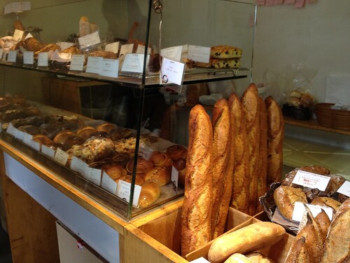 クロワッサンやデニッシュ系がオススメ！焼きたてパンがいただける街のかわいいパン屋さん。＠カタネベーカリー（代々木上原/幡ケ谷）