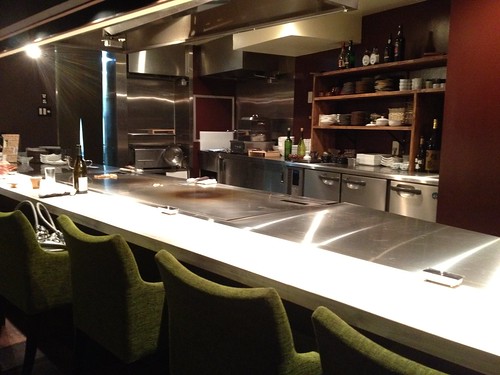 カウンター席は目の前で焼いてくれます。＠木かげ