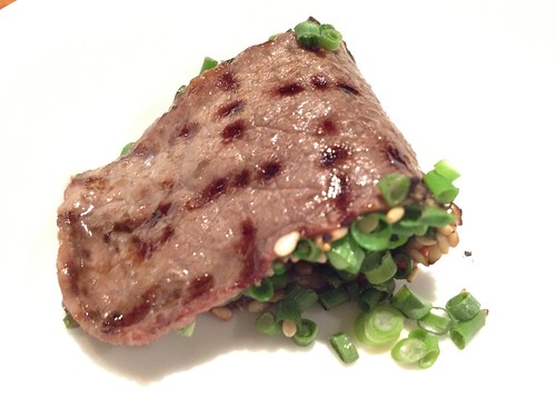 ロースもネギでくるんで。@焼肉キッチンスタジアム 黒5 本店 (クロゴ)