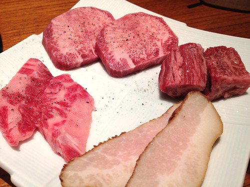 上タン塩、ハラミ、中落ちカルビ、豚トロベーコン@焼肉キッチンスタジアム 黒5 本店 (クロゴ)