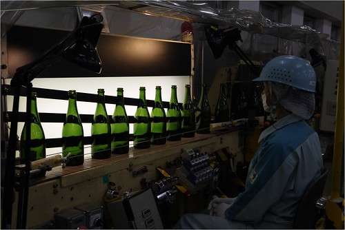 検査の最後はやはり人の目＠東洋ガラス