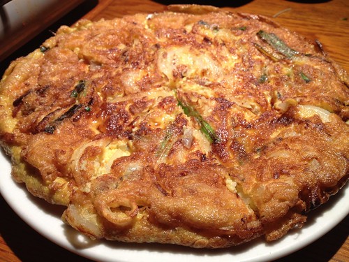 海鮮チヂミはふっくらオムレツみたい。@韓国食堂 ジョッパルゲ