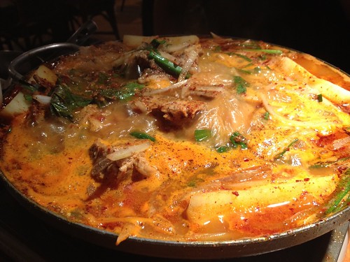 カムジャタン鍋がいい感じに煮込まれています。@韓国食堂 ジョッパルゲ