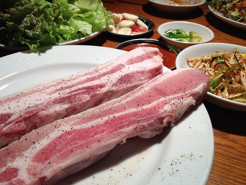 サムギョプサルはこれで一人前980円。@韓国食堂 ジョッパルゲ