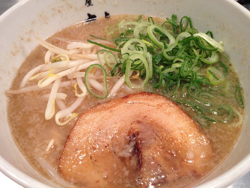 アゴ節とんこつラーメン700円@九秀