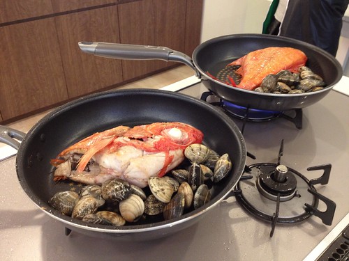 アクアパッツア作ってます。@Garden Kitchen