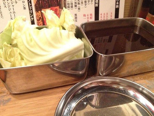食べ放題のキャベツと二度づけ禁止のソース＠串かつ どて焼き 名代 幡ヶ谷店