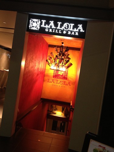 入り口もお洒落＠LA LOLA（ラロラ）