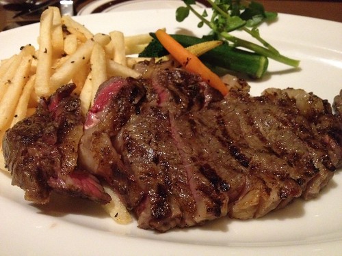 牛サーロインステーキ＠LA LOLA（ラロラ）