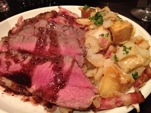 牛ハラミのグリルかな？＠レ マーシャン ド レーヴ