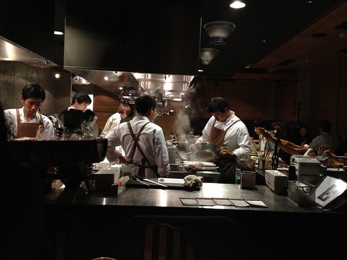 オープンキッチンがまたいい。@ダブリュー センガワ