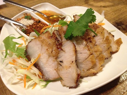 コームヤーン(豚トロの炙り焼き)@ピーナッツ食堂