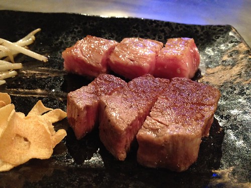 ヒレはレアで、サーロインはミディアムレア＠湛山