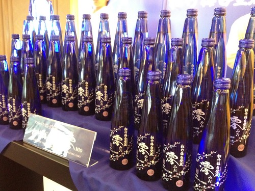 入り口のブースではお酒の試飲も＠スイーツマリアージュ