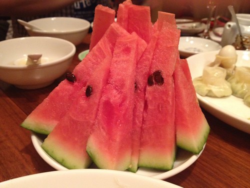 最後にスイカもいたただきました。@会員制高級紳士餃子 荻窪 蔓餃苑