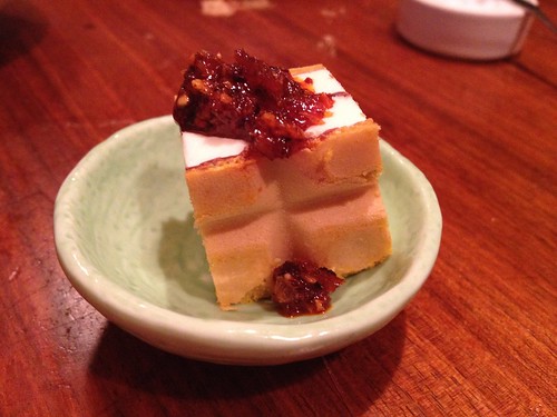 モナカアイスに海老ラー油。これがいけるんです。@会員制高級紳士餃子 荻窪 蔓餃苑