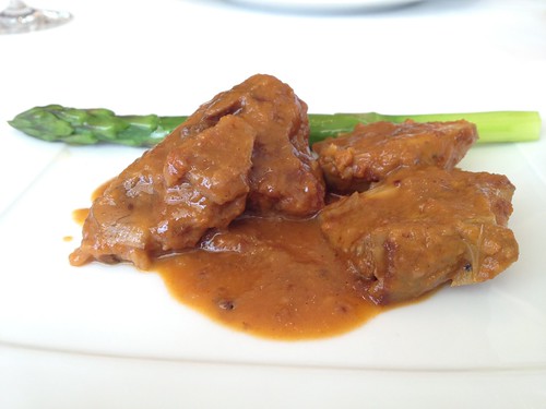 仔牛のほほ肉とアーティチョークの白ワイン煮込み＠イルプレージョ