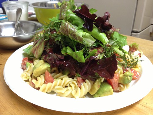 アボガドとトマトのパスタサラダ@八百屋 瑞花