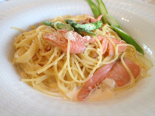 サーモンとアスパラのクリームパスタ＠PASTA HOUSE AWkitchen FARM 多摩センター店