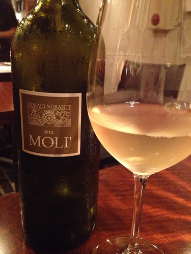 サラダに合わせたワインMoli