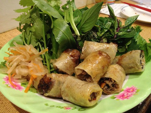 パイナップルサラダ＆香菜サラダ　盛り合わせ＠オーセンティック