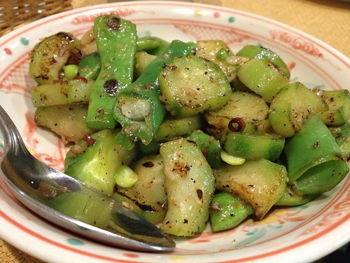 トカドヘチマと岐阜の有機無農薬霜ささげのベトナム流ガーリック炒め＠オーセンティック