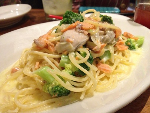 牡蠣とサーモンのパスタ＠LB7 南青山店